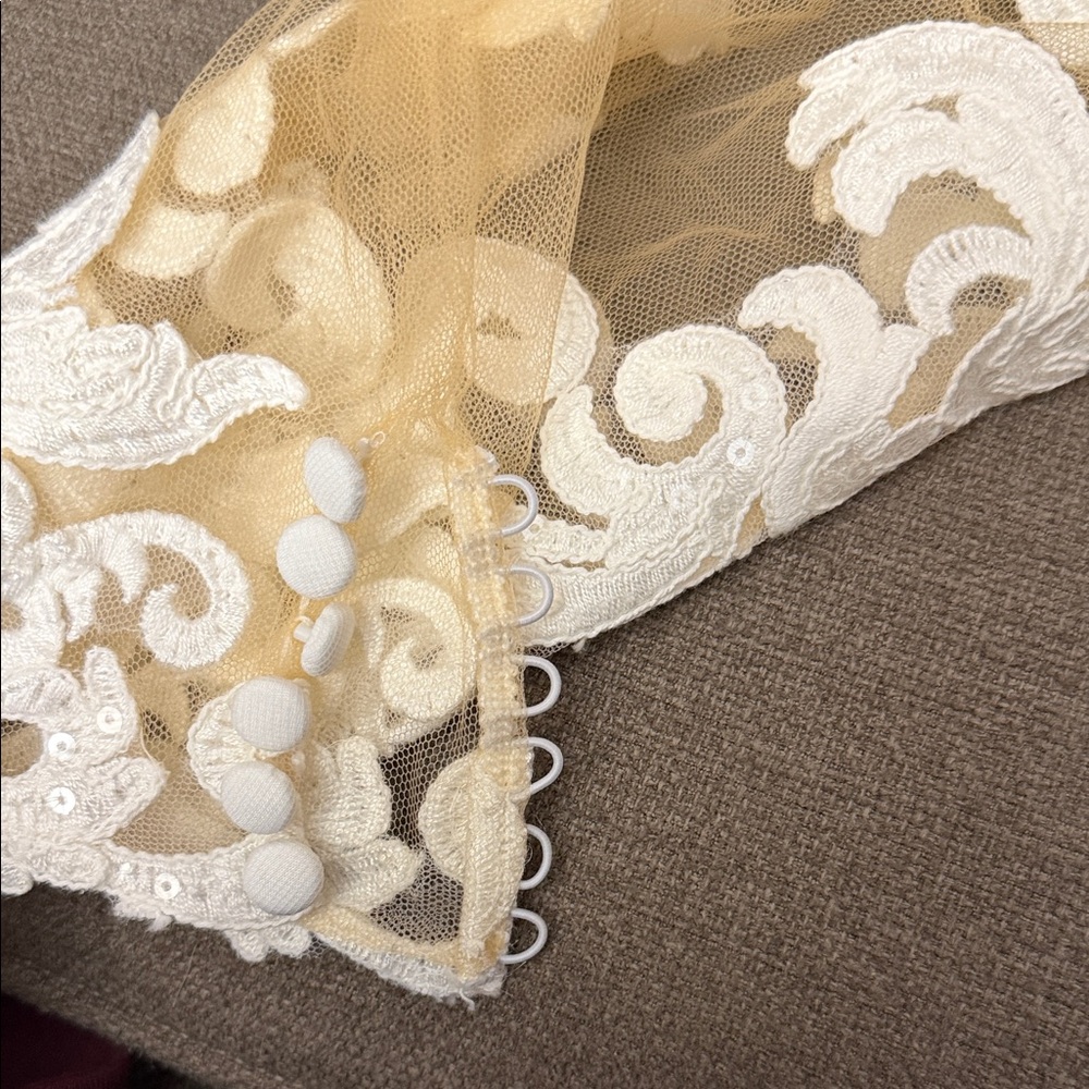 Maggie Sottero Ivory Detachable Sleeves - Picture 5 of 5